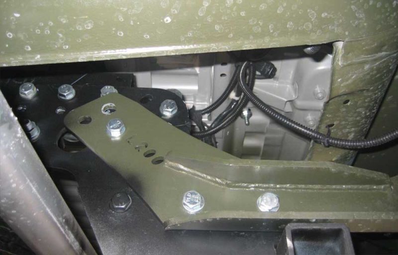 Zderzak tył Mitsubishi L200 9605 Podroze4x4.pl